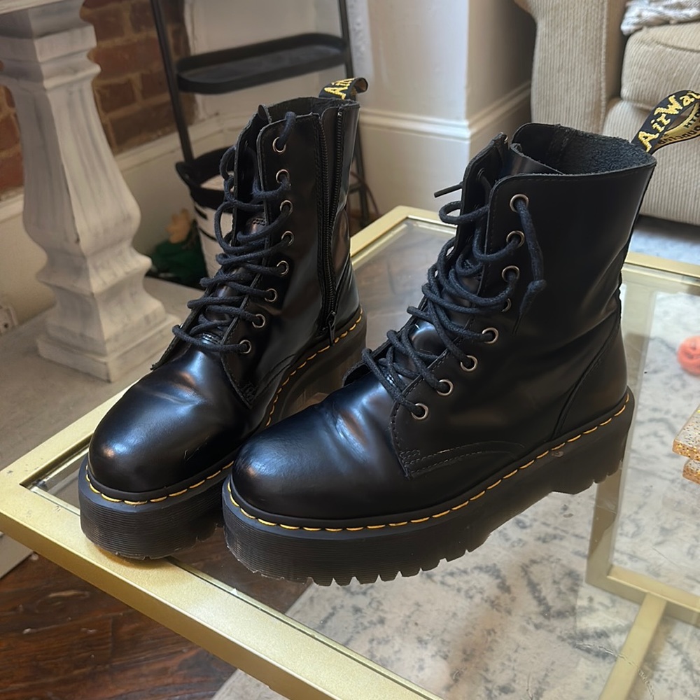 Dr AirWair Marten Boots